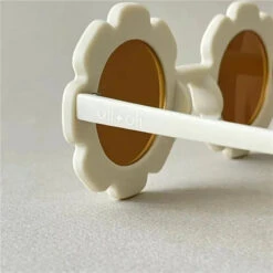 Ali+Oli - Sunglasses For Kids Flower, White -Macro Baby Store ali oli sunglasses for kids flower white image 3