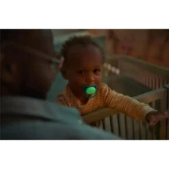 PHILIPS AVENT Avent - 2Pk Ultra Air Pacifier Nighttime, Sleeping Star & Moon, 6/18M 9 PHILIPS AVENT Avent - 2Pk Ultra Air Pacifier Nighttime, Sleeping Star & Moon, 6/18M -Macro Baby Store avent 2pk ultra air pacifier nighttime sleeping star moon 6 18m image 4