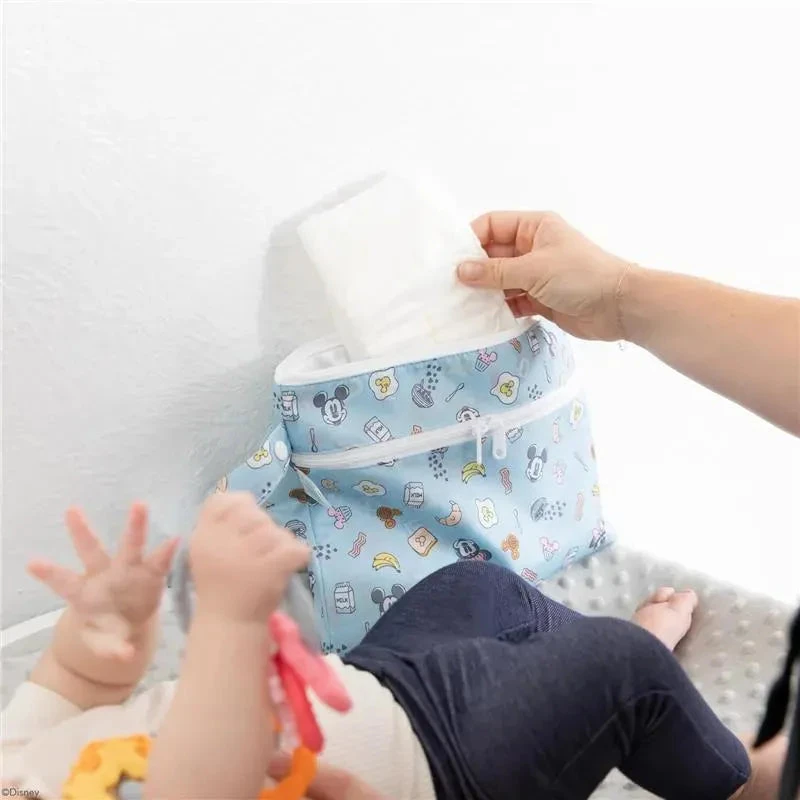 Bumkins - Wet/Dry Clutch, Mickey And Minnie Mouse 5 Bumkins - Wet/Dry Clutch, Mickey And Minnie Mouse - Image 3