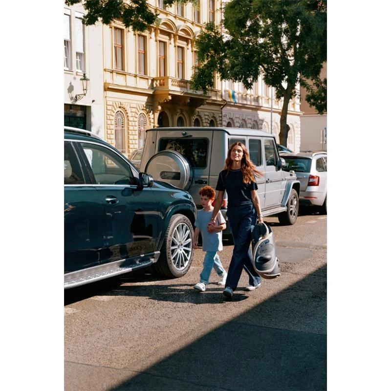 Cybex - Solution G2 Folding Travel High-Back Booster, Moon Black 8 Cybex - Solution G2 Folding Travel High-Back Booster, Moon Black - Image 6