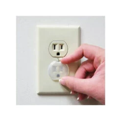 Dreambaby - Safety Catches And Outlet Plug Covers, White 9 Dreambaby - Safety Catches And Outlet Plug Covers, White -Macro Baby Store dreambaby 4 safety catches 6 outlet plug covers image 7