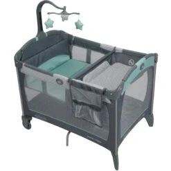Graco - Pack 'N Play Playard Newborn Change 'N Carry, Manor