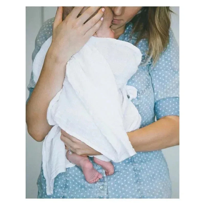 Little Unicorn Cotton Swaddle Set, White 8 Little Unicorn Cotton Swaddle Set, White - Image 6