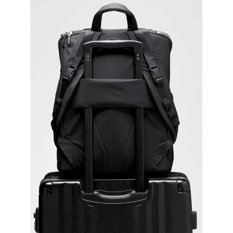 Lululemon - New Parent Backpack 17L - Black/Sheer Oak 11 Lululemon - New Parent Backpack 17L - Black/Sheer Oak - Image 9