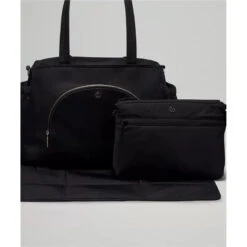 Lululemon - New Parent Tote Bag 20L - Black/Silver Drop 12 Lululemon - New Parent Tote Bag 20L - Black/Silver Drop -Macro Baby Store lululemon new parent tote bag 20l black silver drop image 3