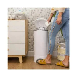 Munchkin- Uvc Diaper Pail 12 Munchkin- Uvc Diaper Pail -Macro Baby Store munchkin uvc diaper pail image 9