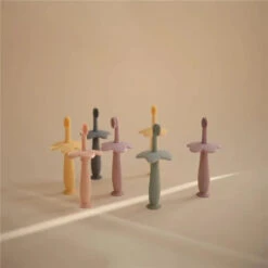 Mushie - Finger Toothbrush, Powder Blue/Daffodil 9 Mushie - Finger Toothbrush, Powder Blue/Daffodil -Macro Baby Store mushie finger toothbrush powder blue daffodil image 3