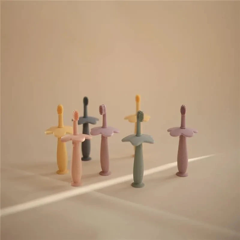 Mushie - Finger Toothbrush, Powder Blue/Daffodil 5 Mushie - Finger Toothbrush, Powder Blue/Daffodil - Image 3