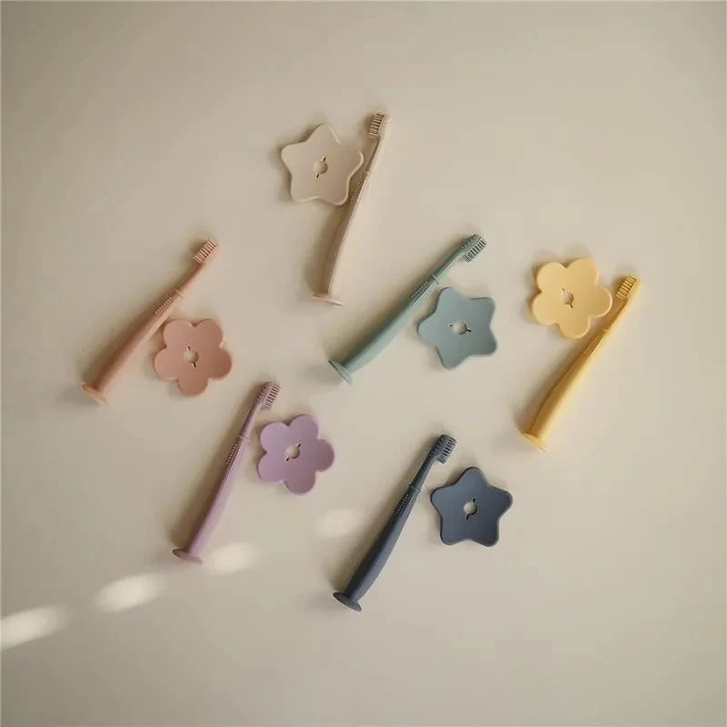 Mushie - Finger Toothbrush, Powder Blue/Daffodil 6 Mushie - Finger Toothbrush, Powder Blue/Daffodil - Image 4