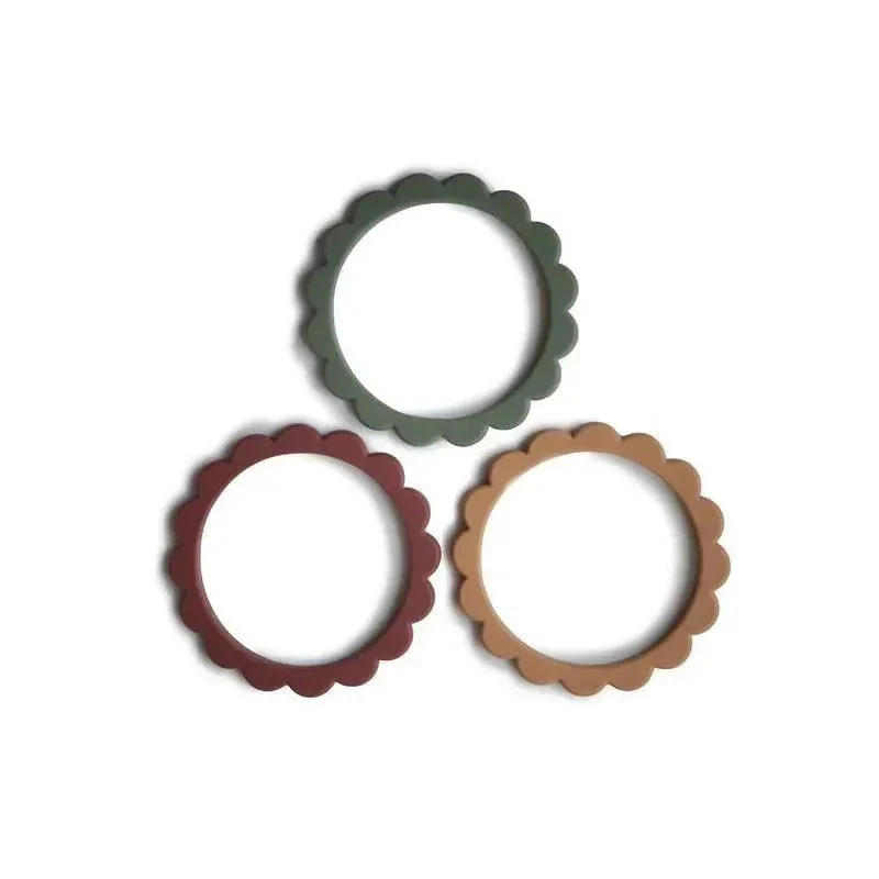 Mushie - Flower Teething Bracelet 3-Pack (Dried Thyme/Berry/Natural) 4 Mushie - Flower Teething Bracelet 3-Pack (Dried Thyme/Berry/Natural) - Image 2