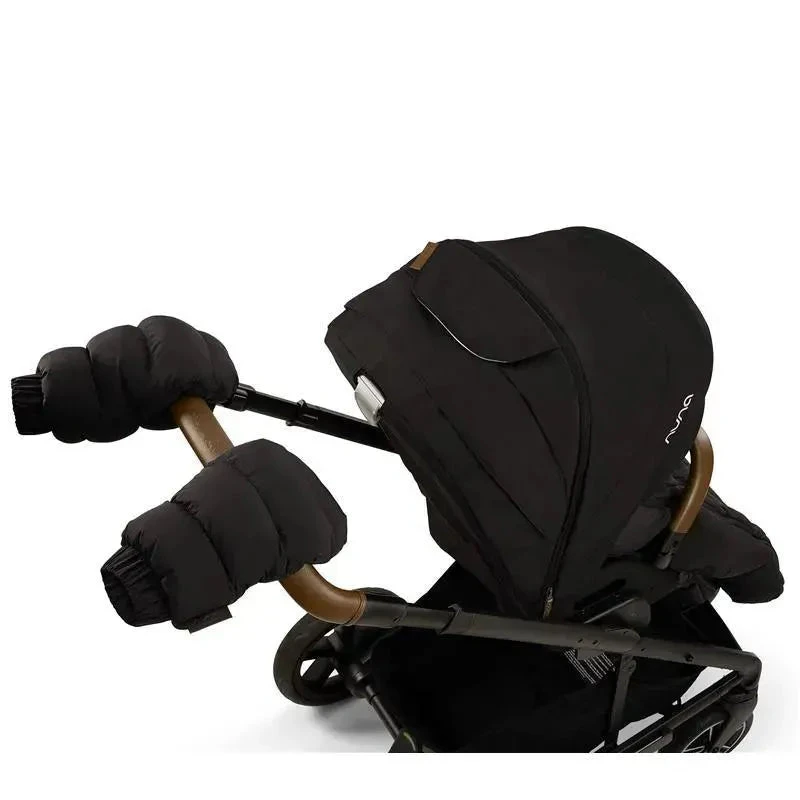 Nuna - Winter Stroller Set, Footmuff And Gloves - Caviar 6 Nuna - Winter Stroller Set, Footmuff And Gloves - Caviar - Image 4