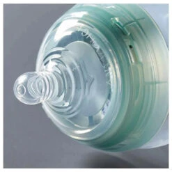 Tommee Tippee - 2Pk Advanced Anti-Colic Baby Bottle Nipples Fast Flow, 6M+ 8 Tommee Tippee - 2Pk Advanced Anti-Colic Baby Bottle Nipples Fast Flow, 6M+ -Macro Baby Store tommee tippee 2 pack advanced anti colic fast flow baby bottle nipples 6 months image 3 65404a2b 560b 45db 9e60 0c6359237743