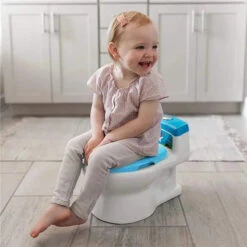 Tomy Baby Shark 2-In-1 Potty System 19 Tomy Baby Shark 2-In-1 Potty System -Macro Baby Store tomy baby shark 2 in 1 potty system image 11
